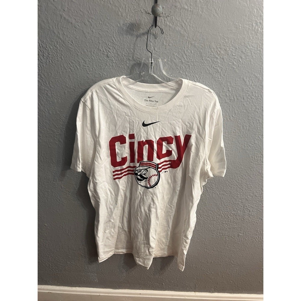 Nike Men's Tshirt Size Large  Short Sleeve White Cincy Baseball